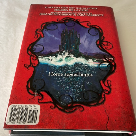 Descendants novel book return to the isle of the lost hardback like new - Picture 2 of 5